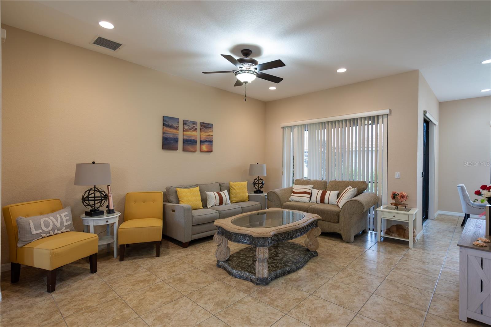 Image 3 of 18 For 406 Cinnamon Drive