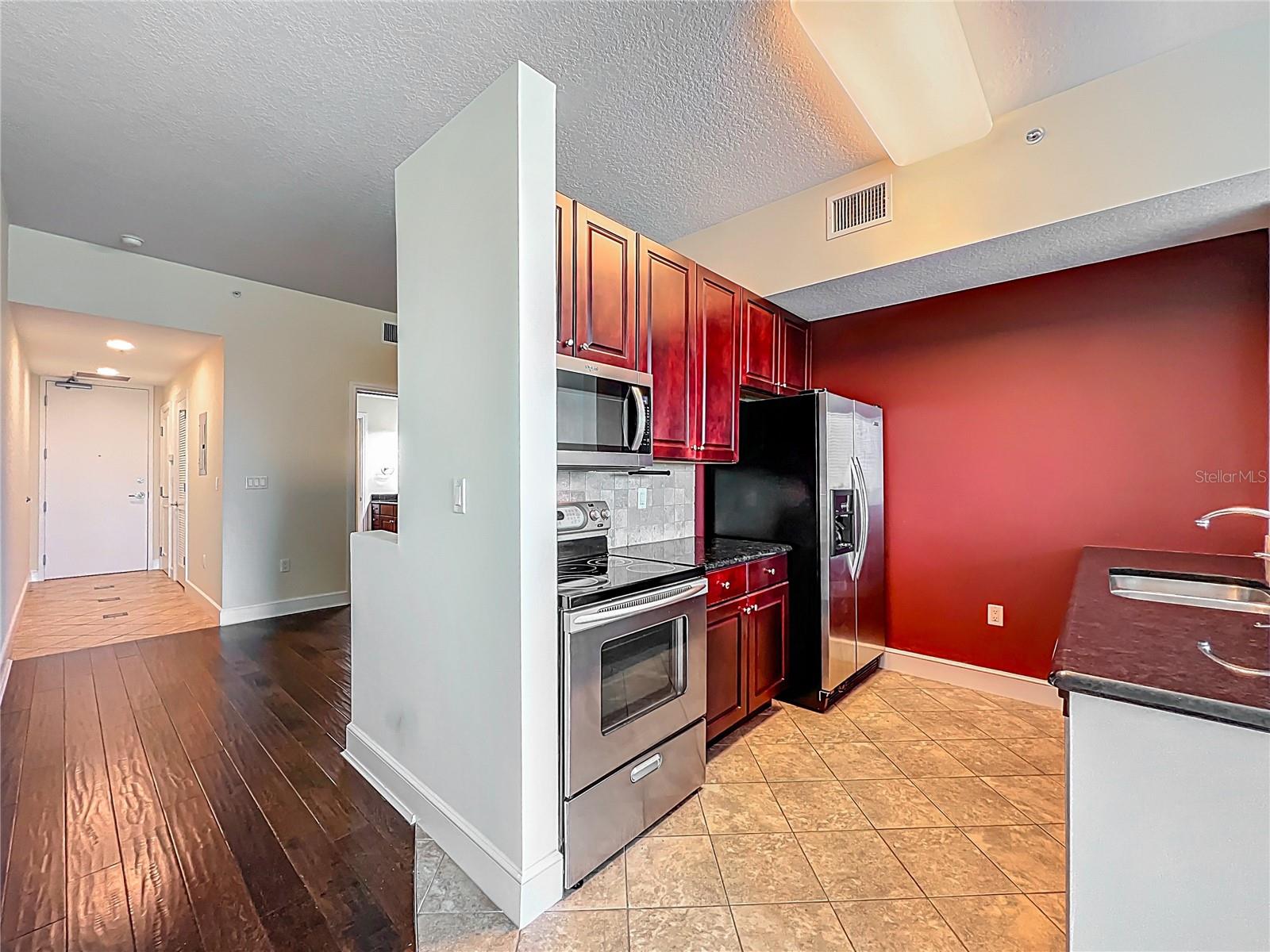 Image 14 of 51 For 101 Eola Drive 607