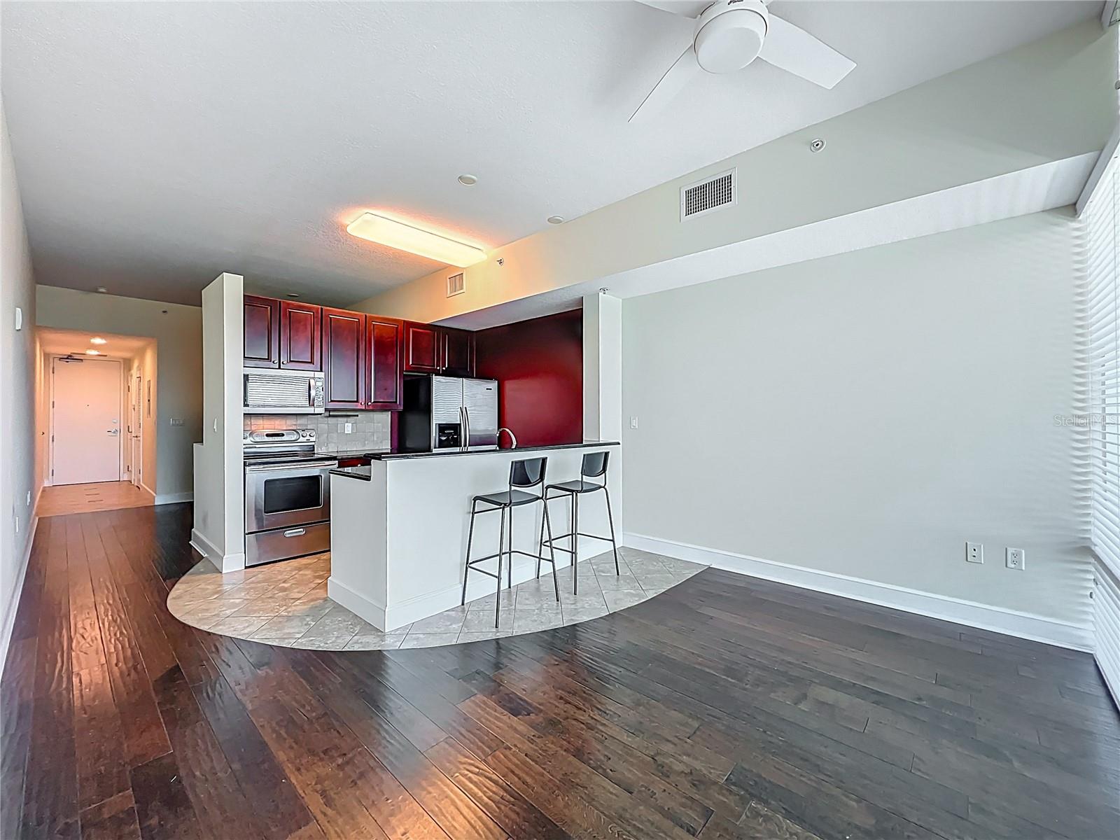 Image 16 of 51 For 101 Eola Drive 607