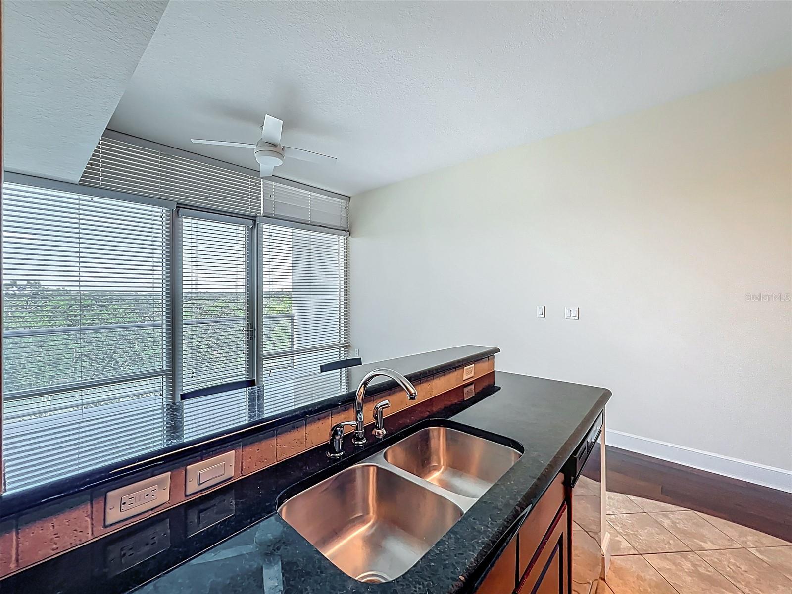 Image 21 of 51 For 101 Eola Drive 607