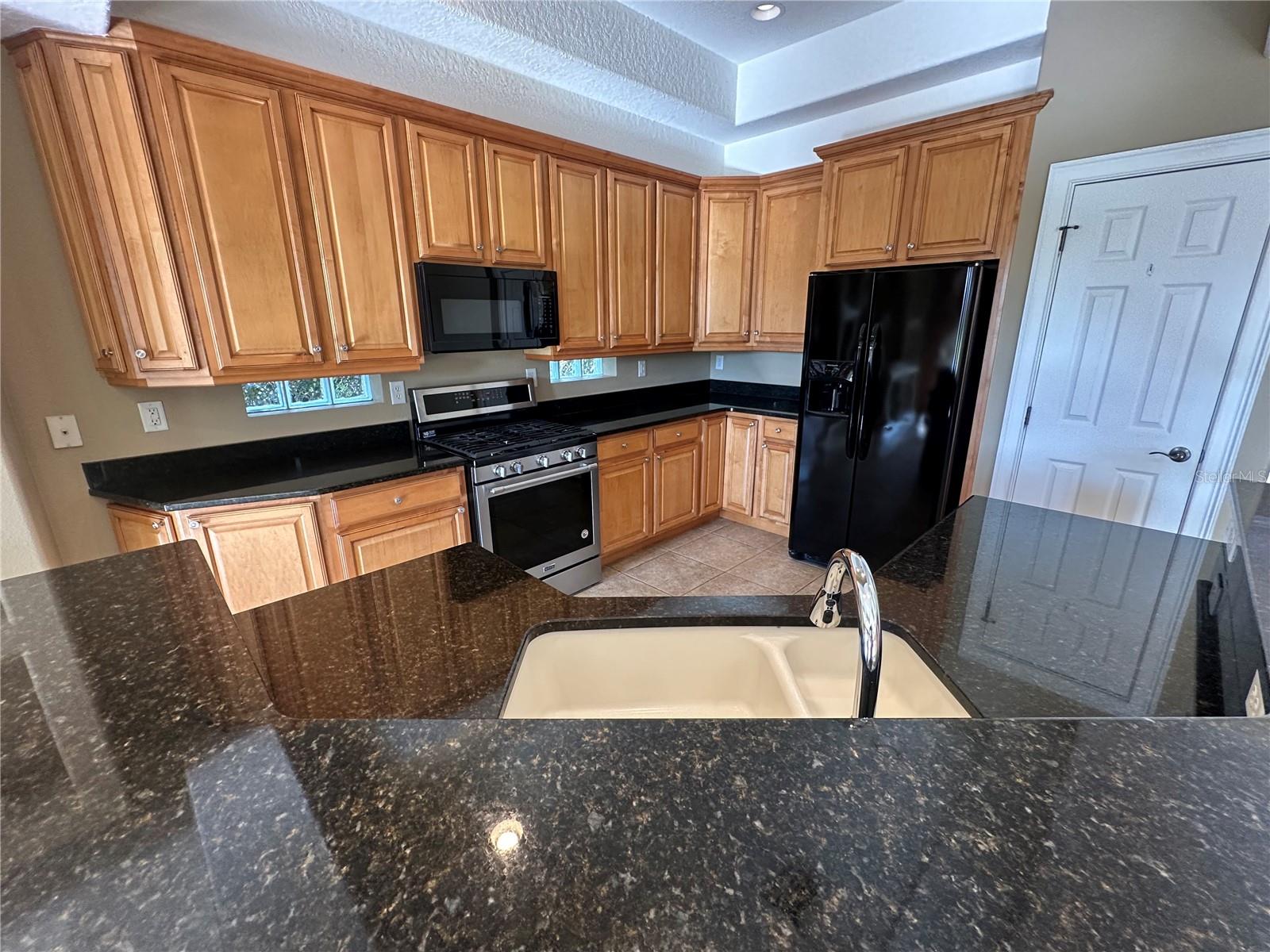Image 21 of 79 For 1512 Euston Drive
