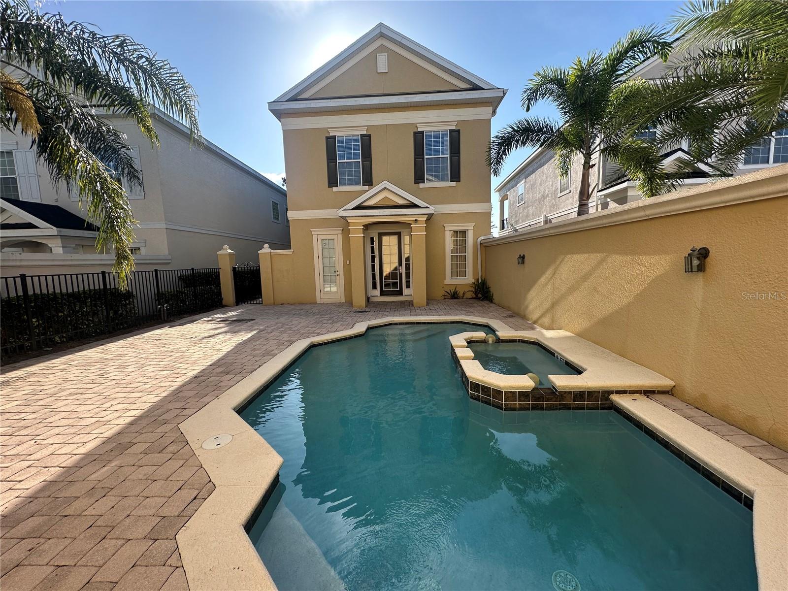 Image 3 of 79 For 1512 Euston Drive