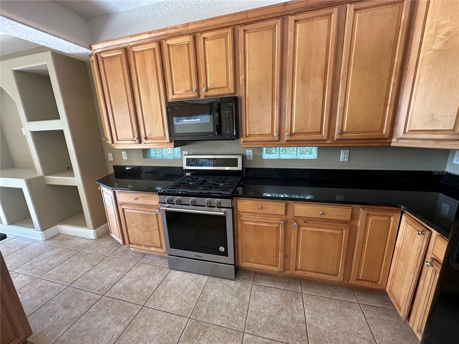 Image 33 of 79 For 1512 Euston Drive