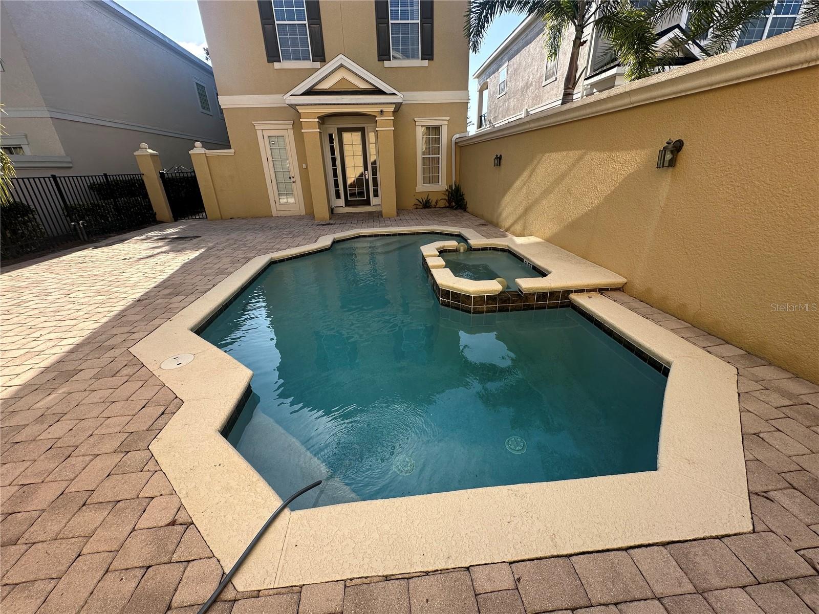Image 4 of 79 For 1512 Euston Drive