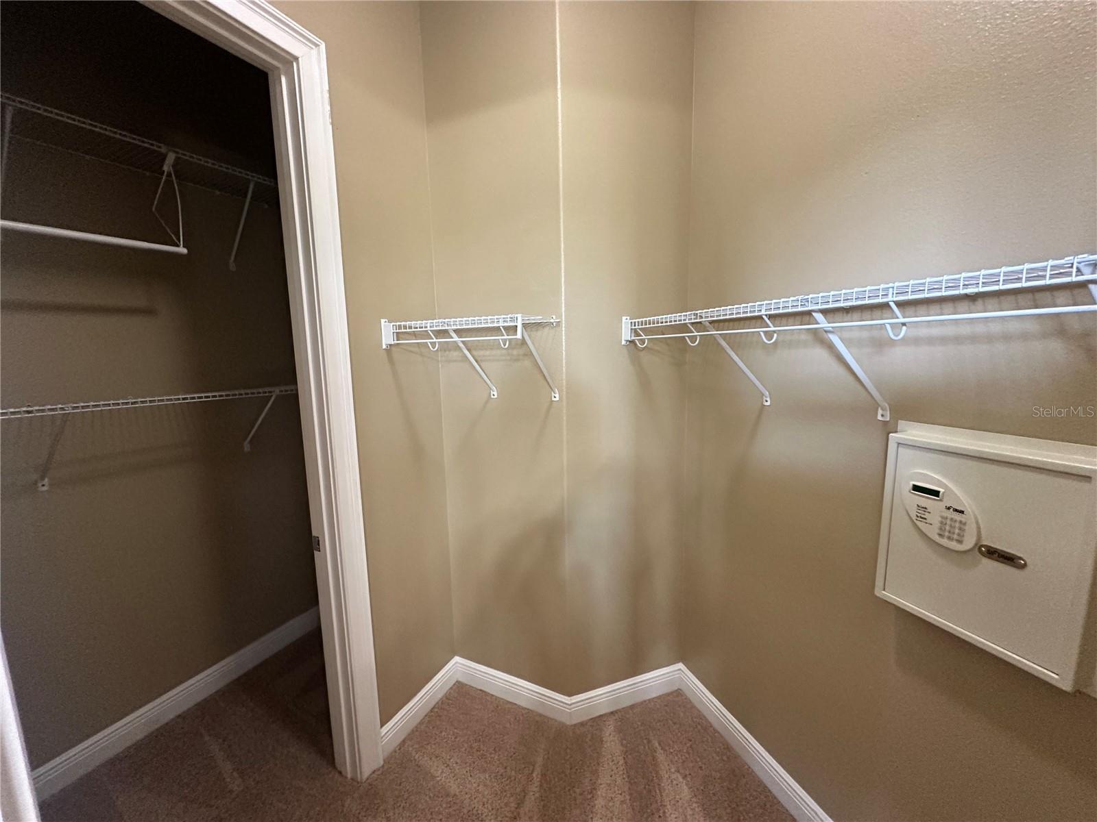 Image 42 of 79 For 1512 Euston Drive
