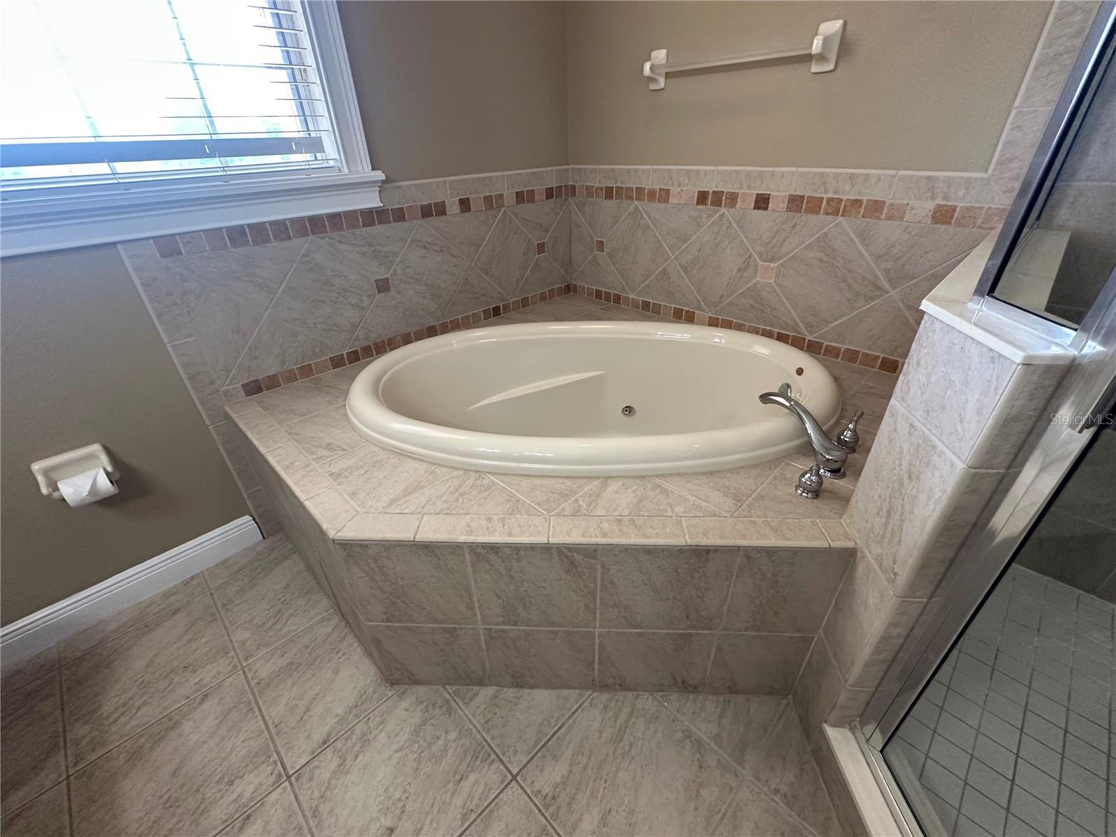 Image 43 of 79 For 1512 Euston Drive