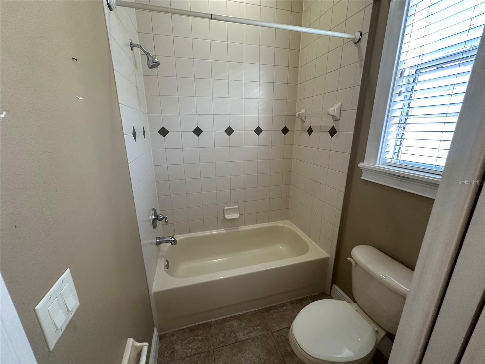 Image 59 of 79 For 1512 Euston Drive
