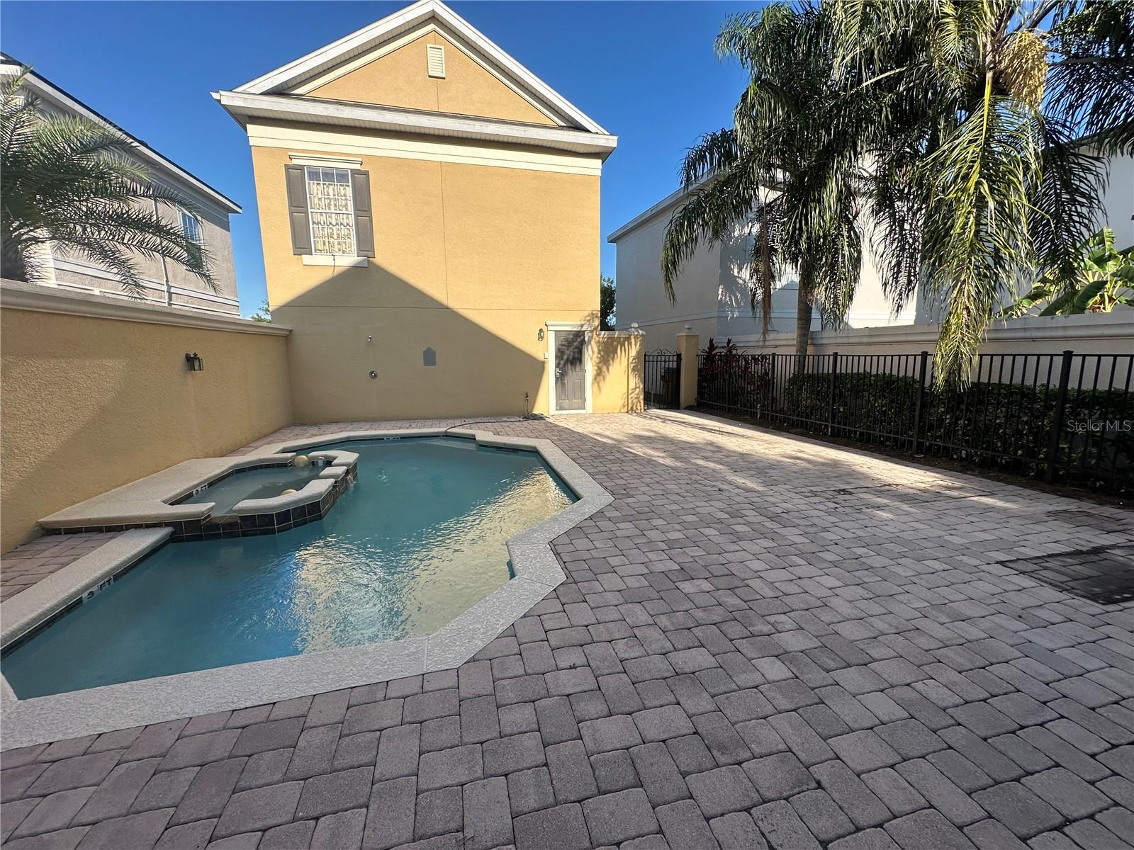 Image 70 of 79 For 1512 Euston Drive