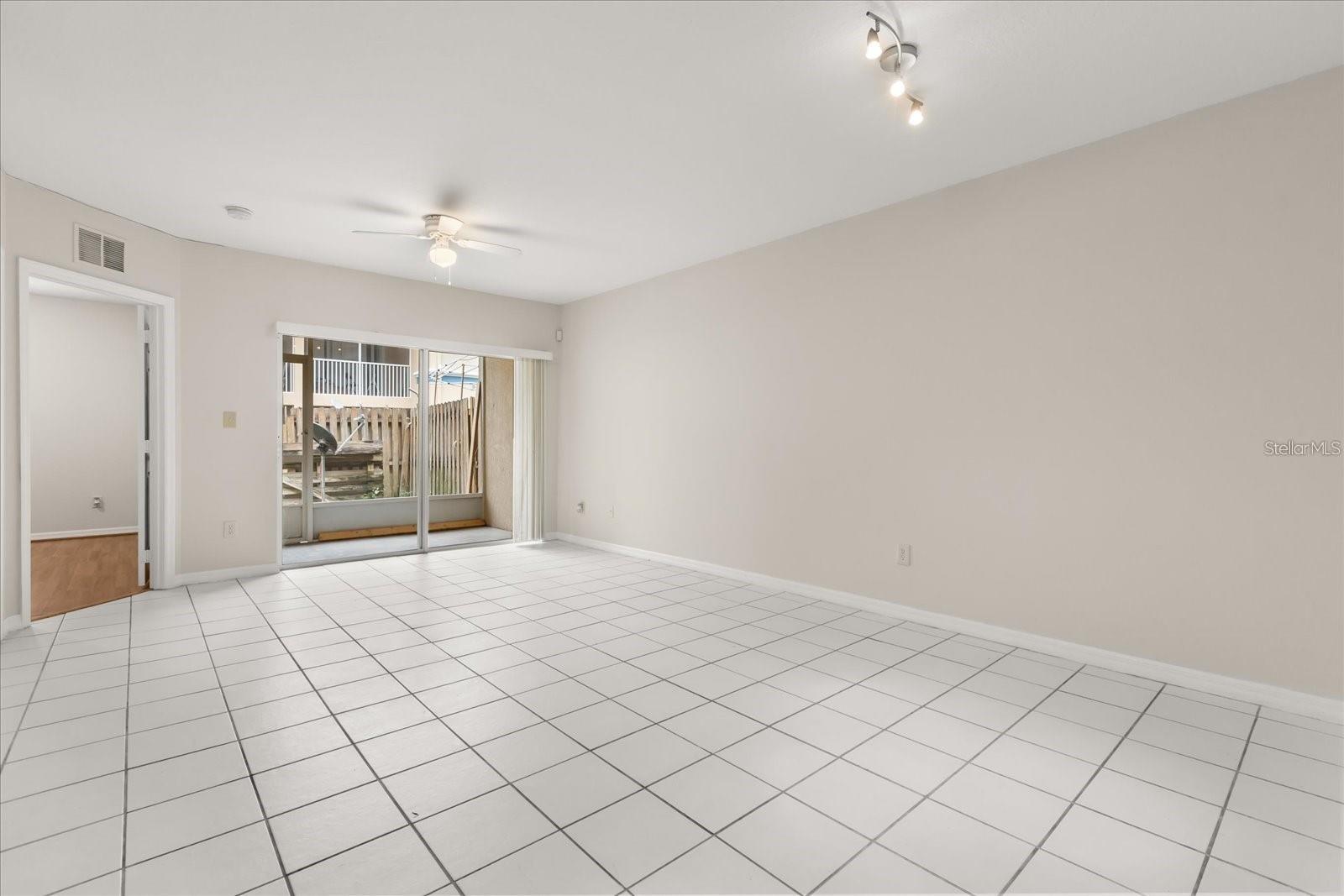 Image 3 of 26 For 527 Villa Del Sol Circle 104