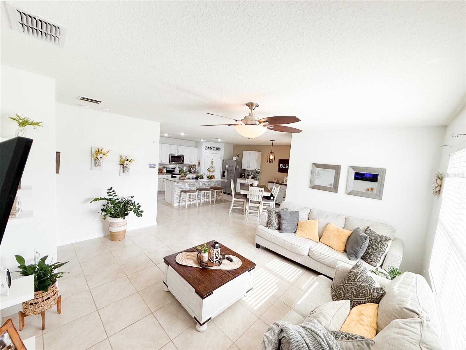 Image 8 of 23 For 696 Tortugas Street