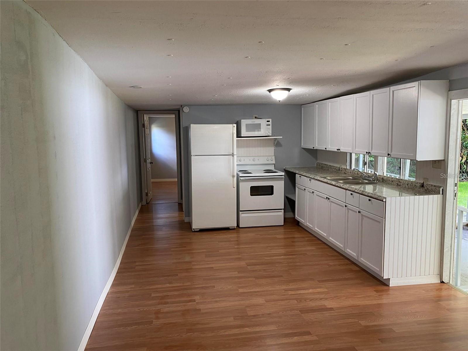 Image 4 of 17 For 5068 Santos Road