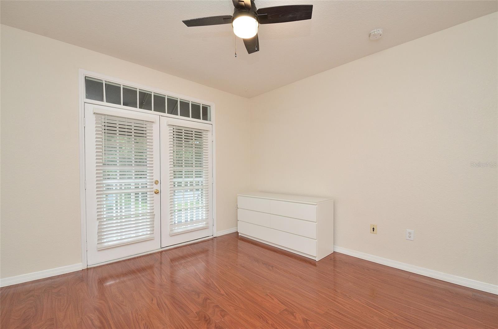 Image 18 of 37 For 193 Longview Ave  203
