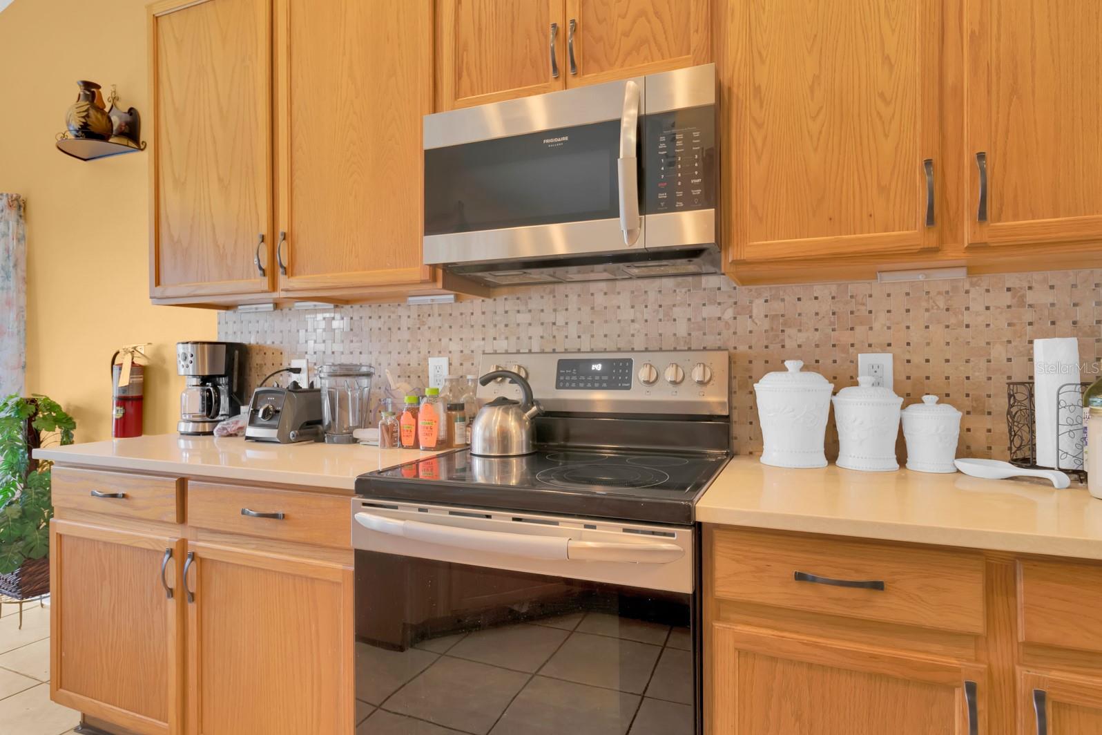 Image 11 of 37 For 651 Regina Circle
