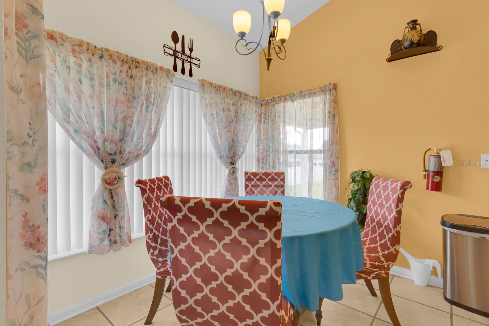 Image 13 of 37 For 651 Regina Circle