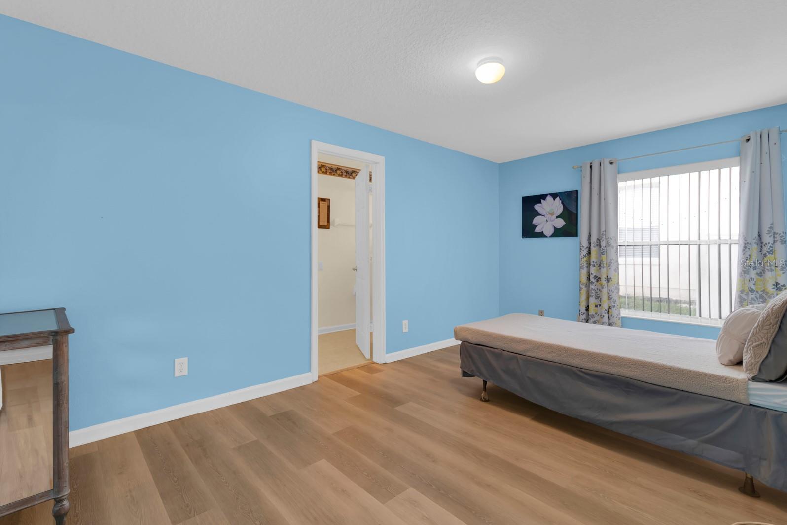 Image 20 of 37 For 651 Regina Circle