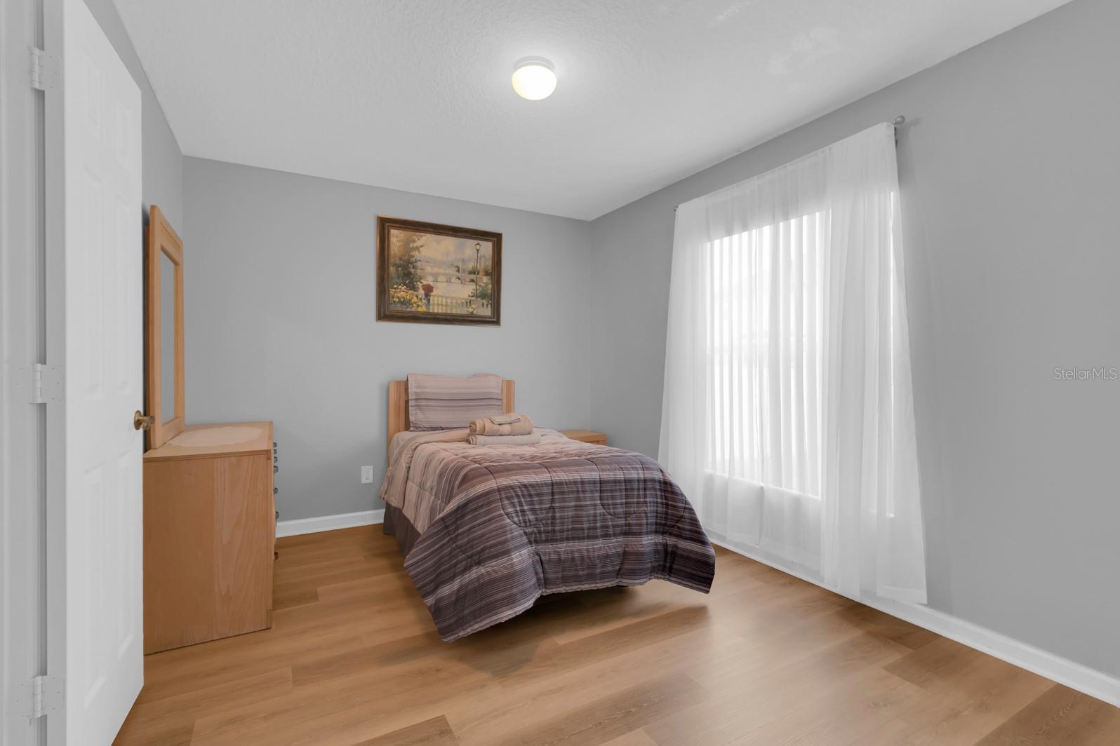 Image 22 of 37 For 651 Regina Circle