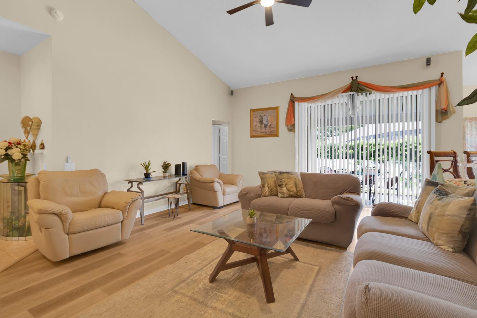 Image 8 of 37 For 651 Regina Circle