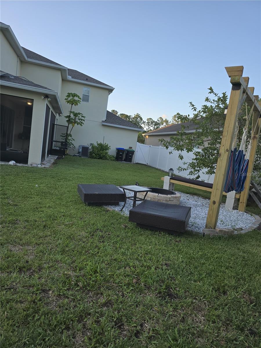 Image 16 of 22 For 7971 Brofield Ave