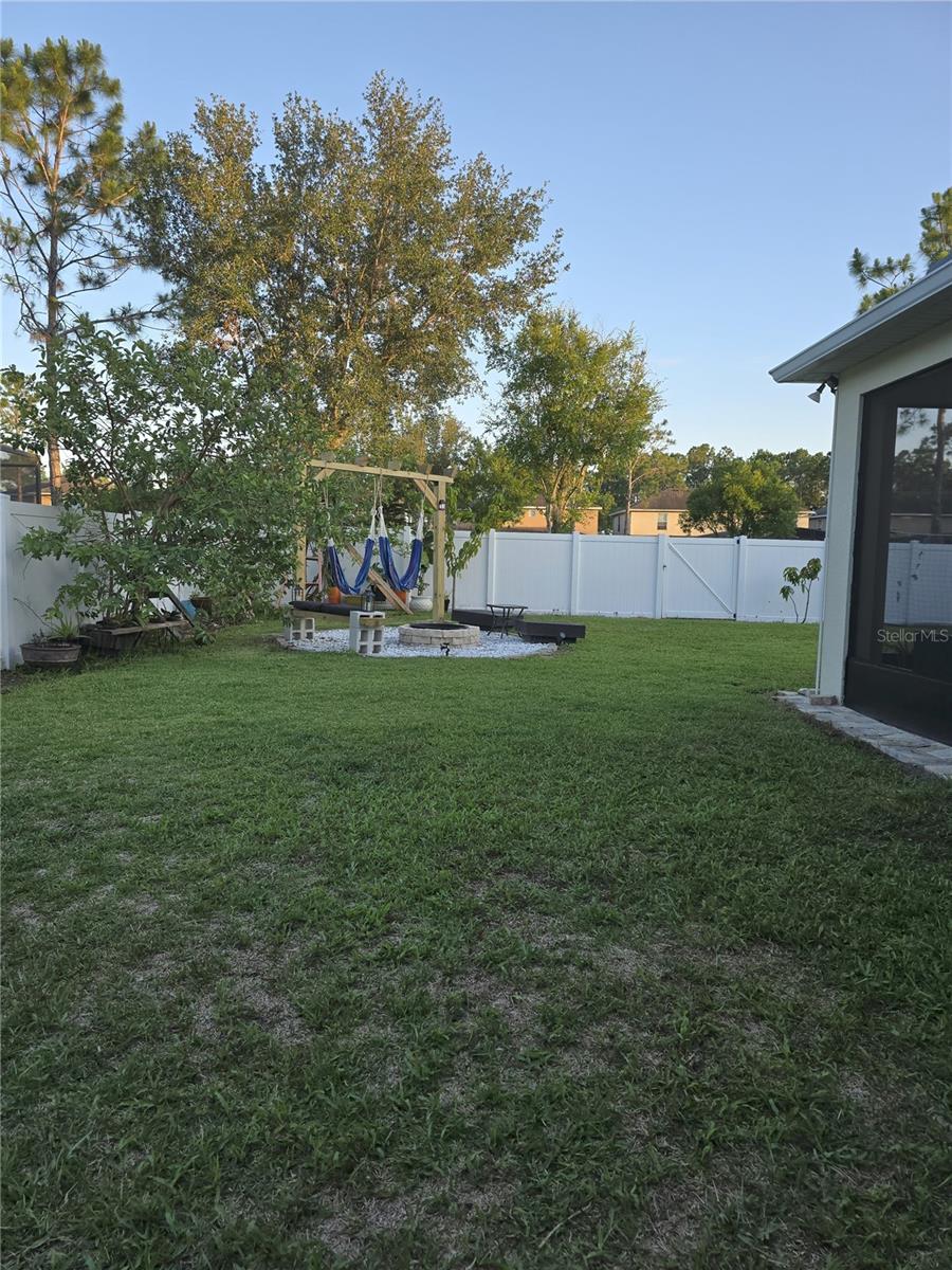 Image 17 of 22 For 7971 Brofield Ave