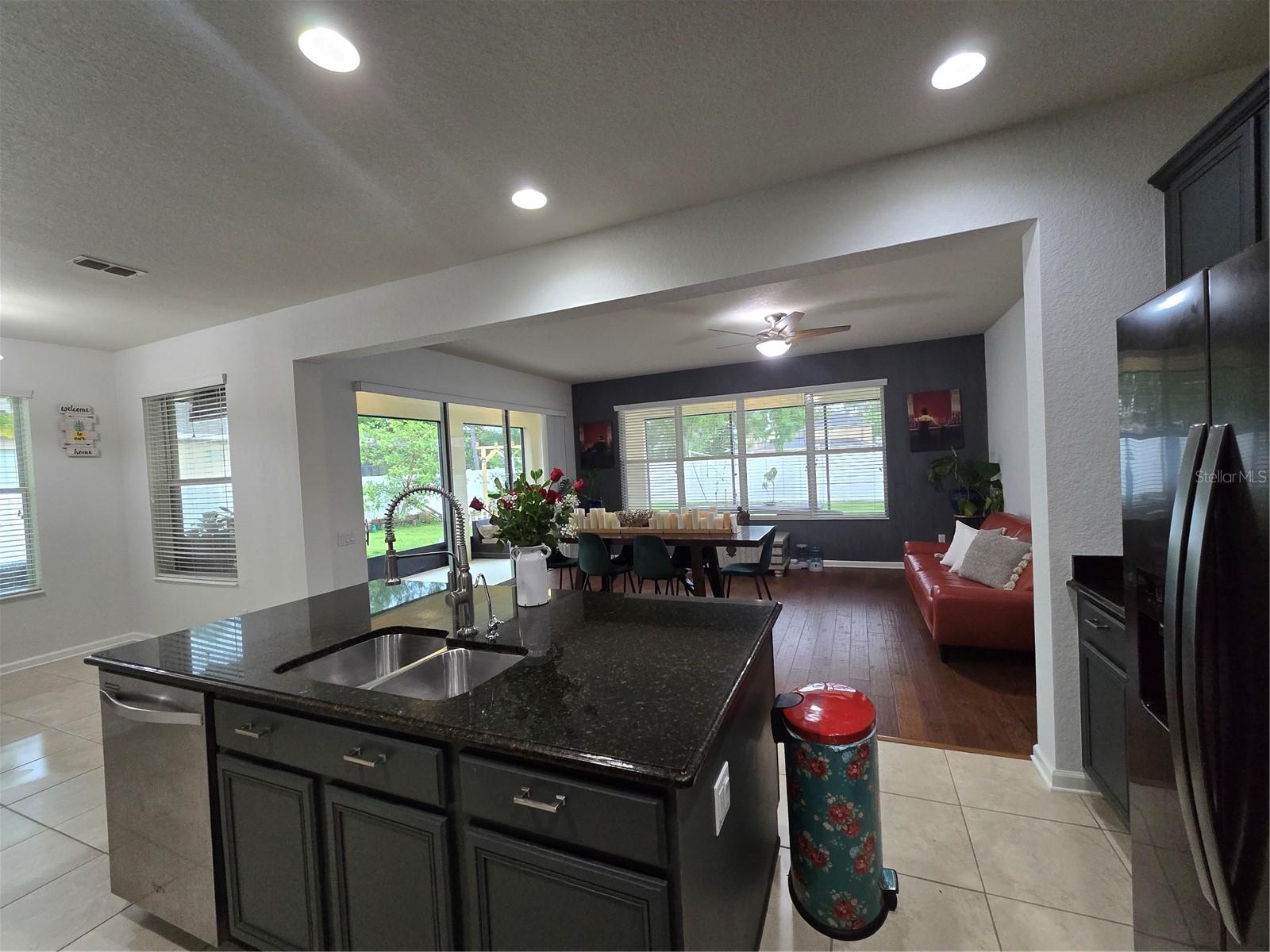 Image 8 of 22 For 7971 Brofield Ave