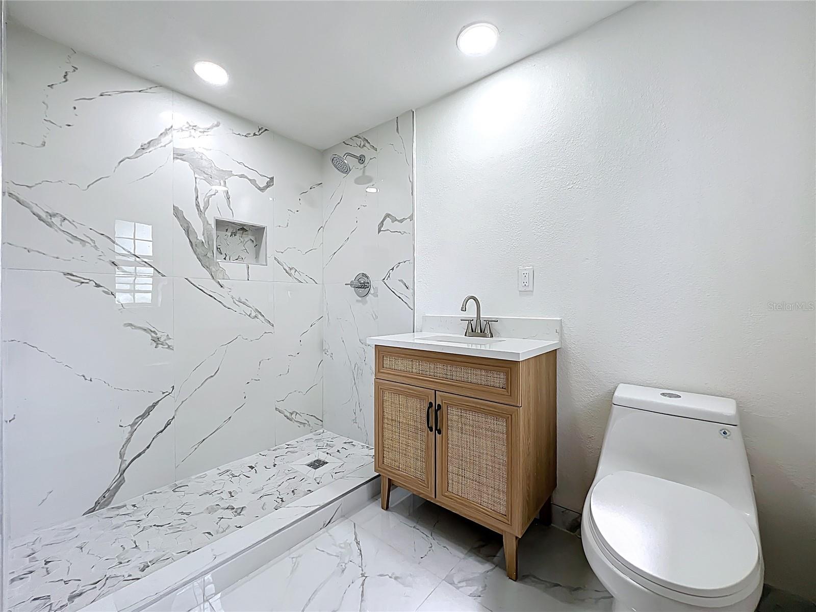 Image 7 of 100 For 5312 Kingswood Drive