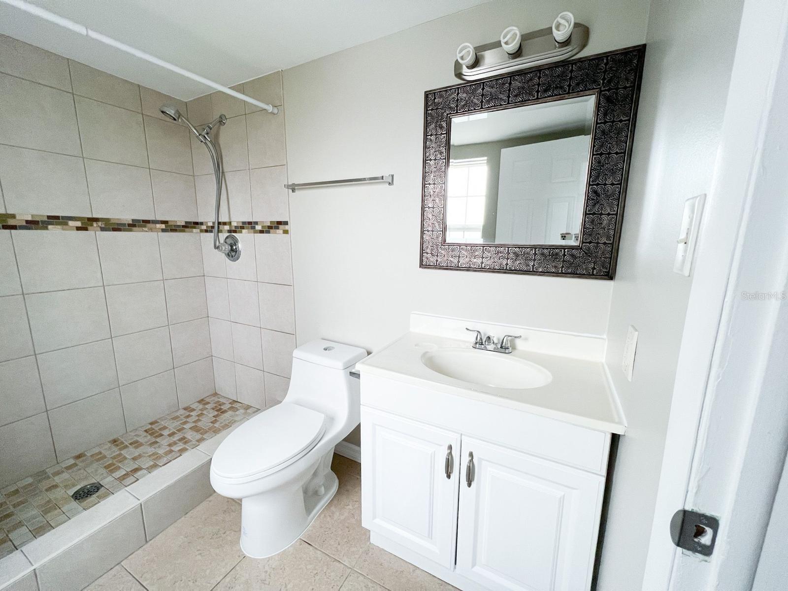 Image 9 of 19 For 1000 Semoran Boulevard S