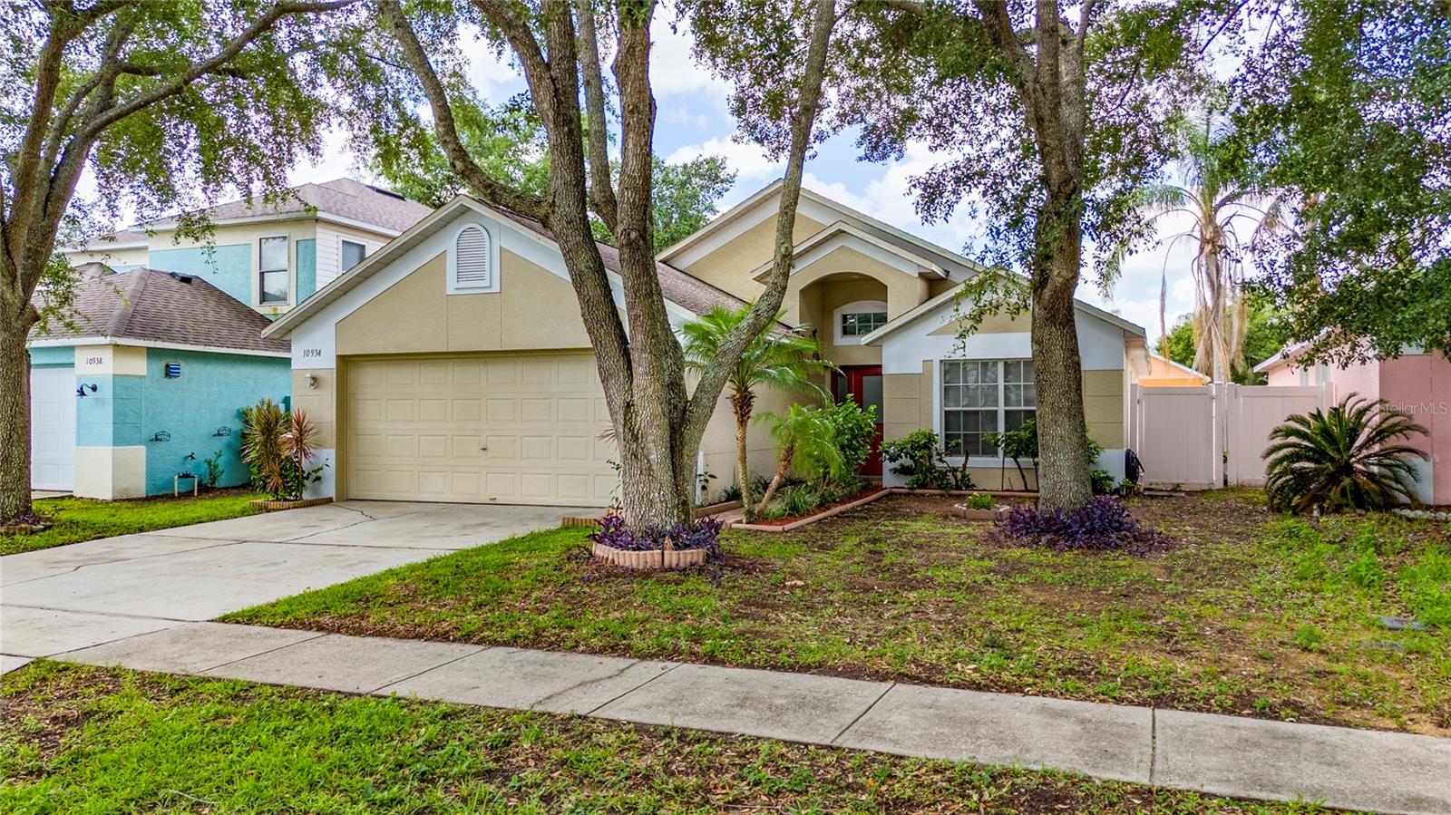 Image 2 of 36 For 10934 Rushwood Way