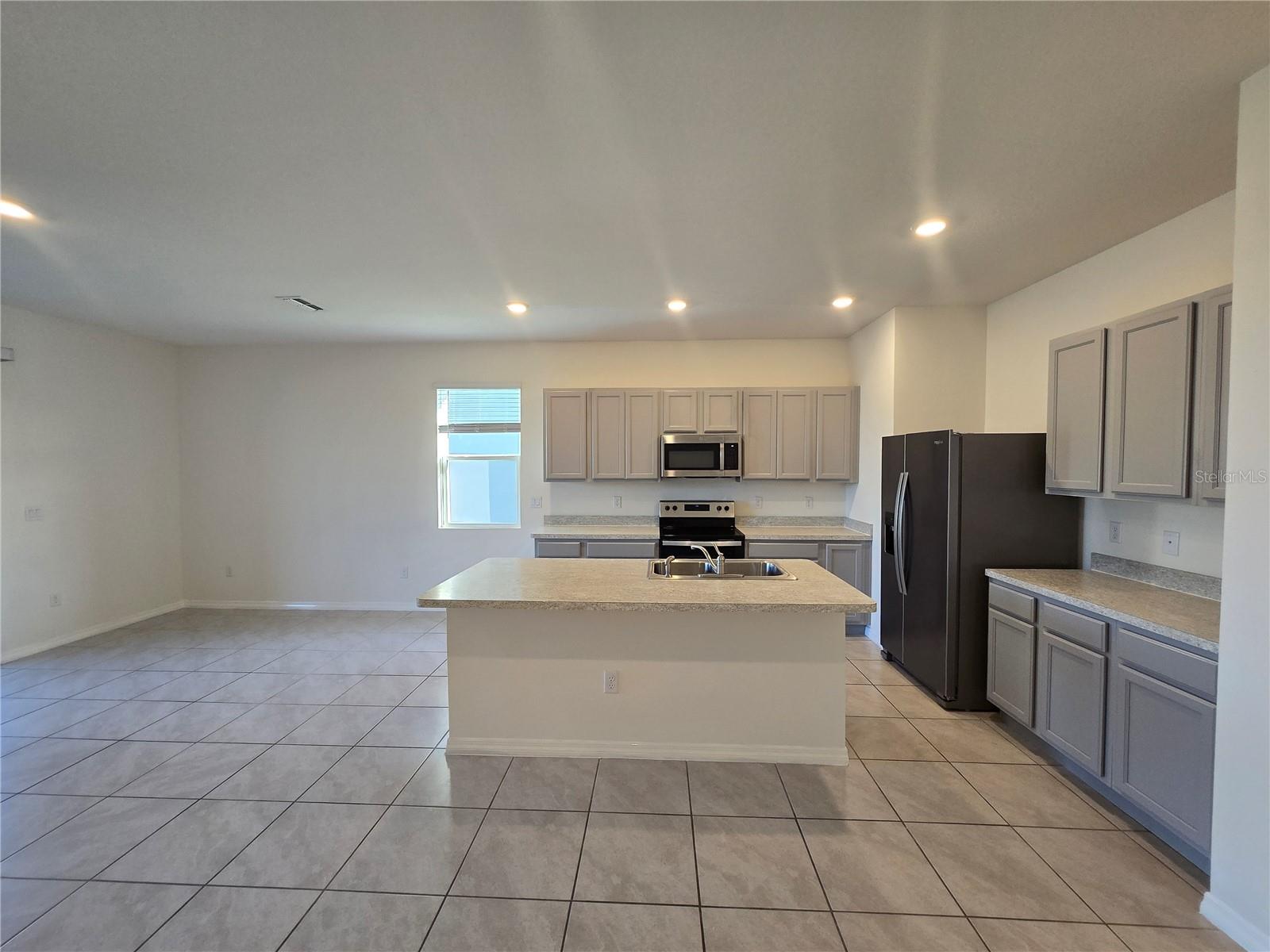 Image 10 of 38 For 1097 Blue Jay Drive