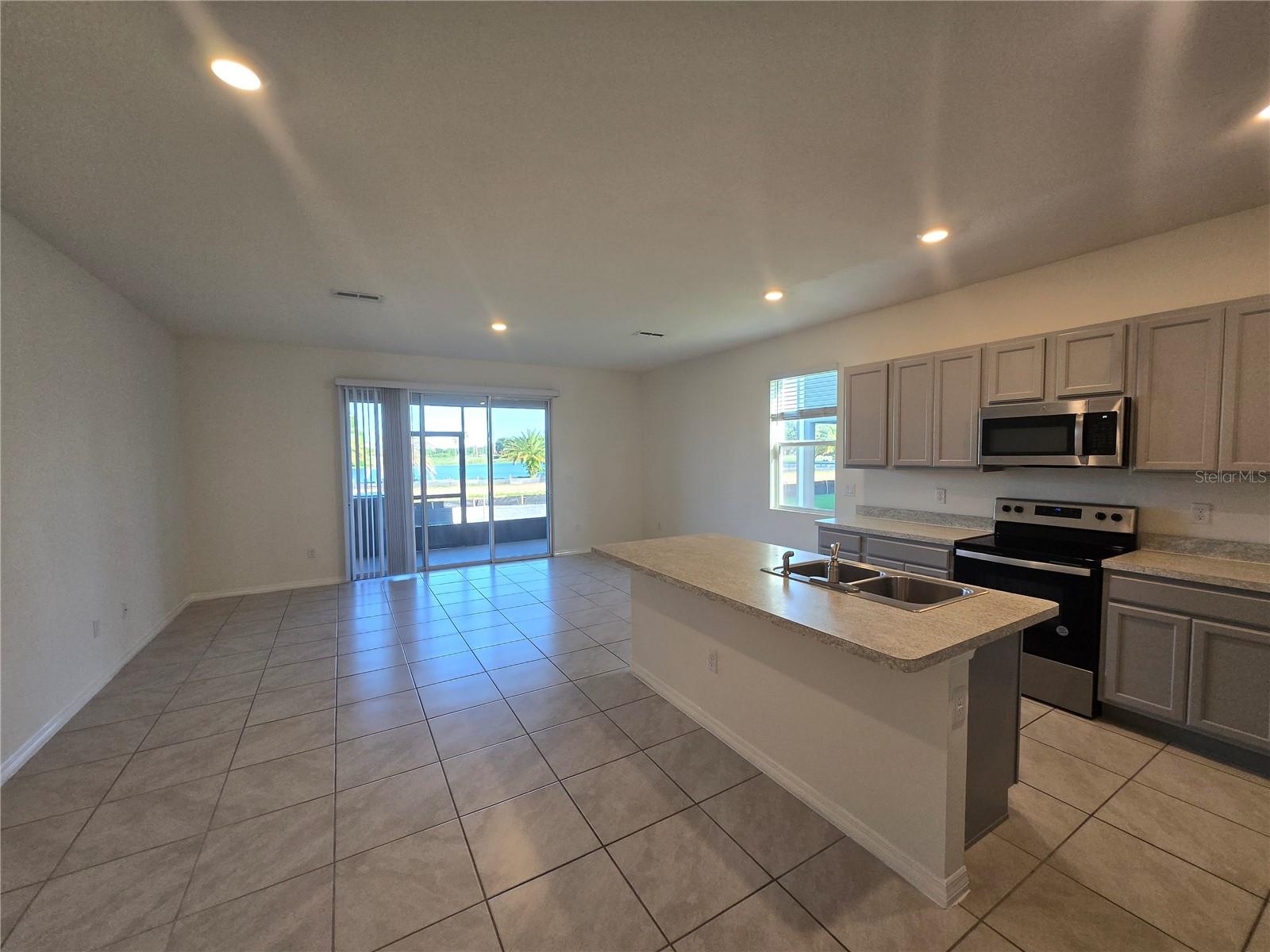 Image 12 of 38 For 1097 Blue Jay Drive