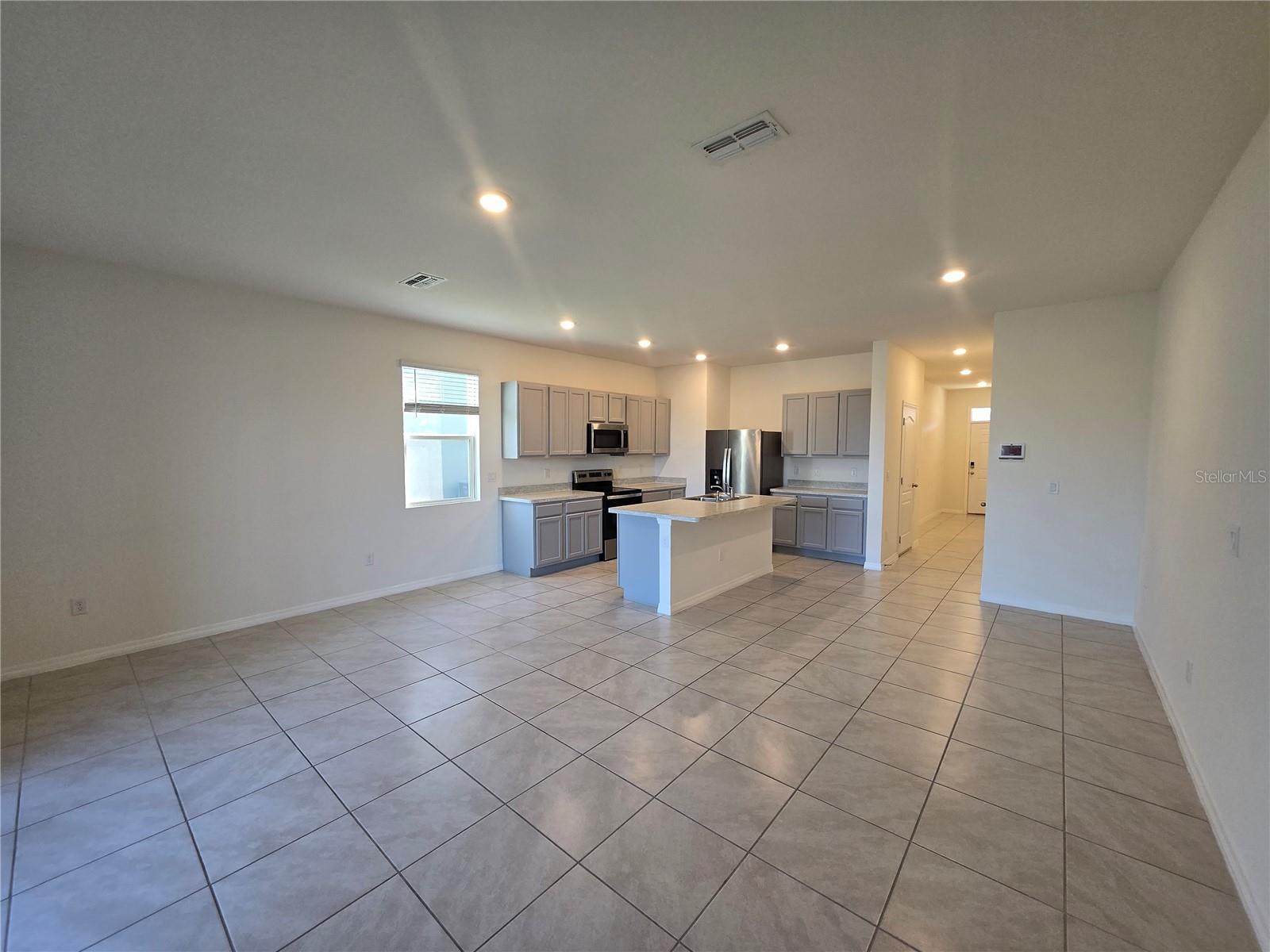 Image 14 of 38 For 1097 Blue Jay Drive