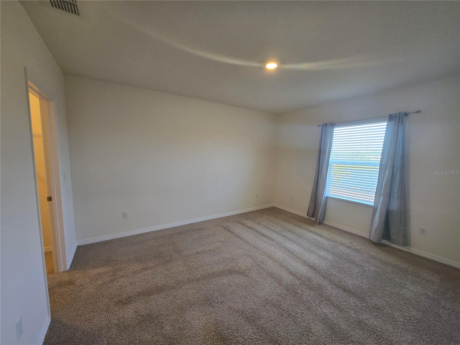 Image 16 of 38 For 1097 Blue Jay Drive