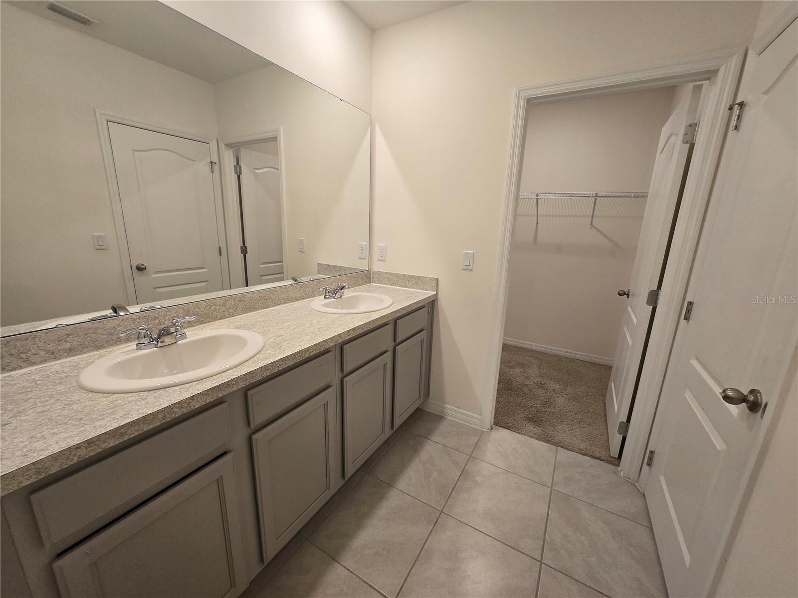 Image 20 of 38 For 1097 Blue Jay Drive
