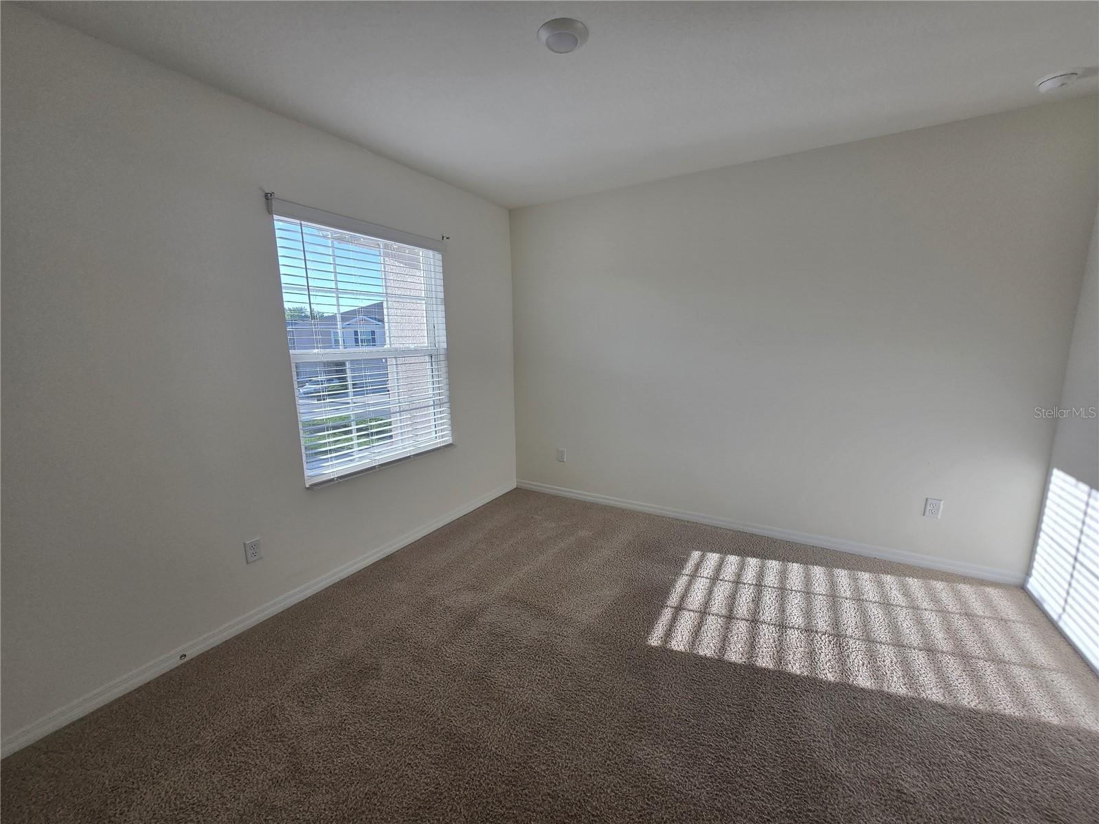 Image 26 of 38 For 1097 Blue Jay Drive