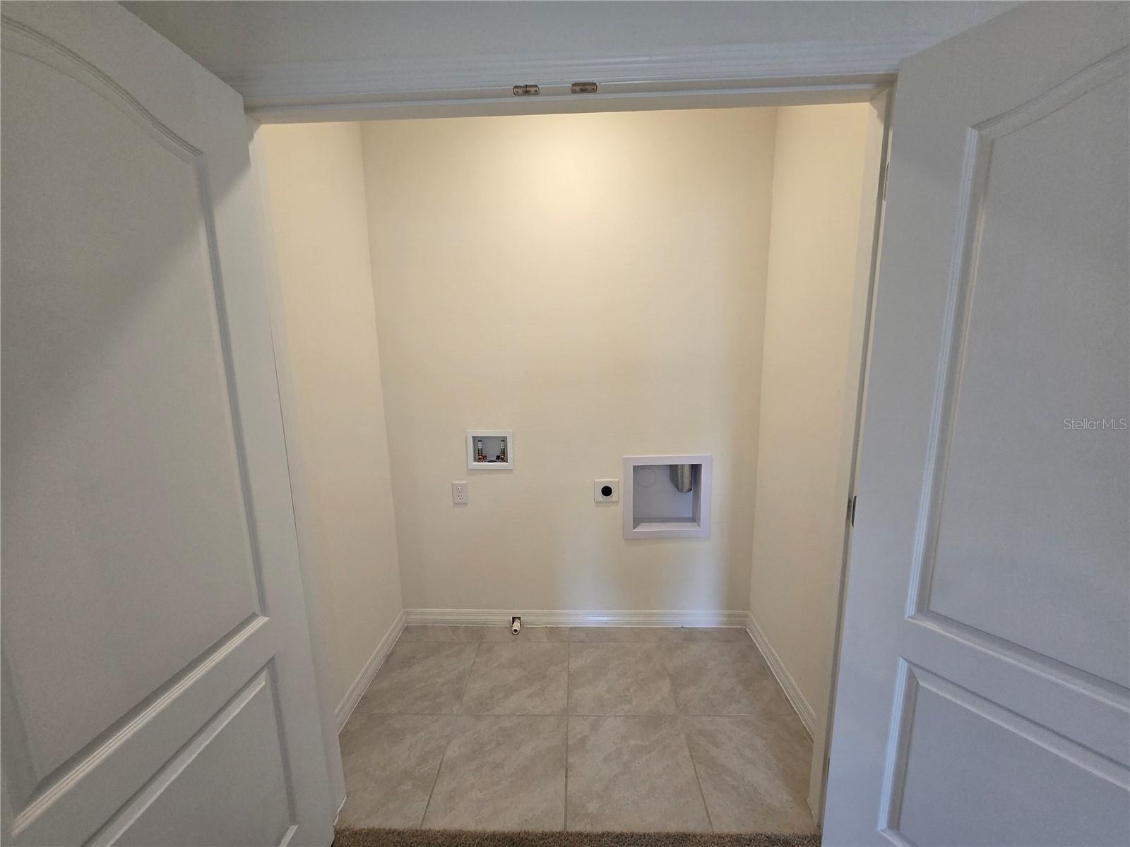 Image 32 of 38 For 1097 Blue Jay Drive