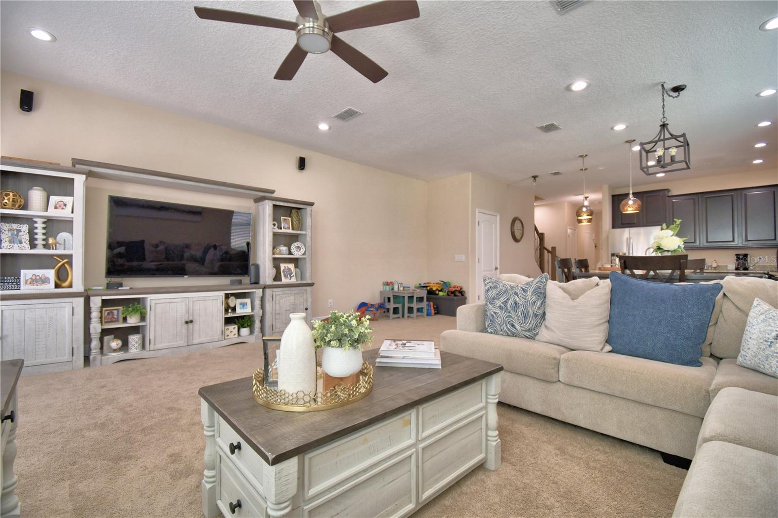 Image 12 of 41 For 7401 Leighside Drive