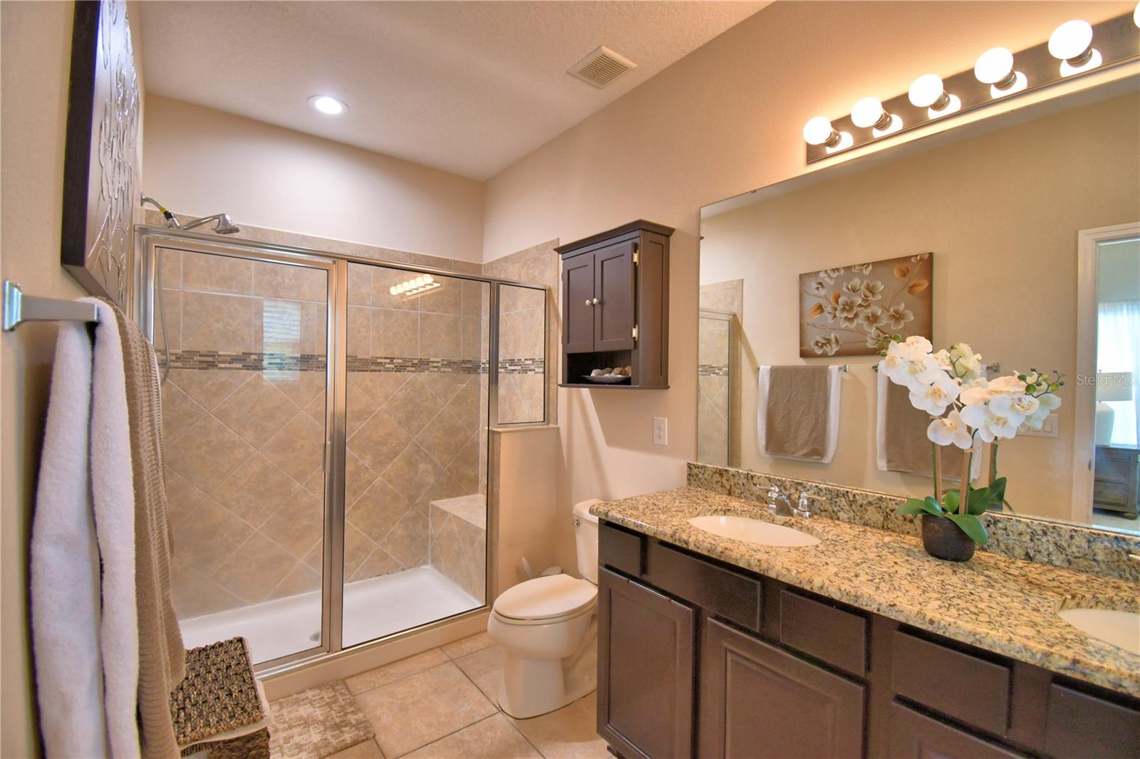 Image 19 of 41 For 7401 Leighside Drive