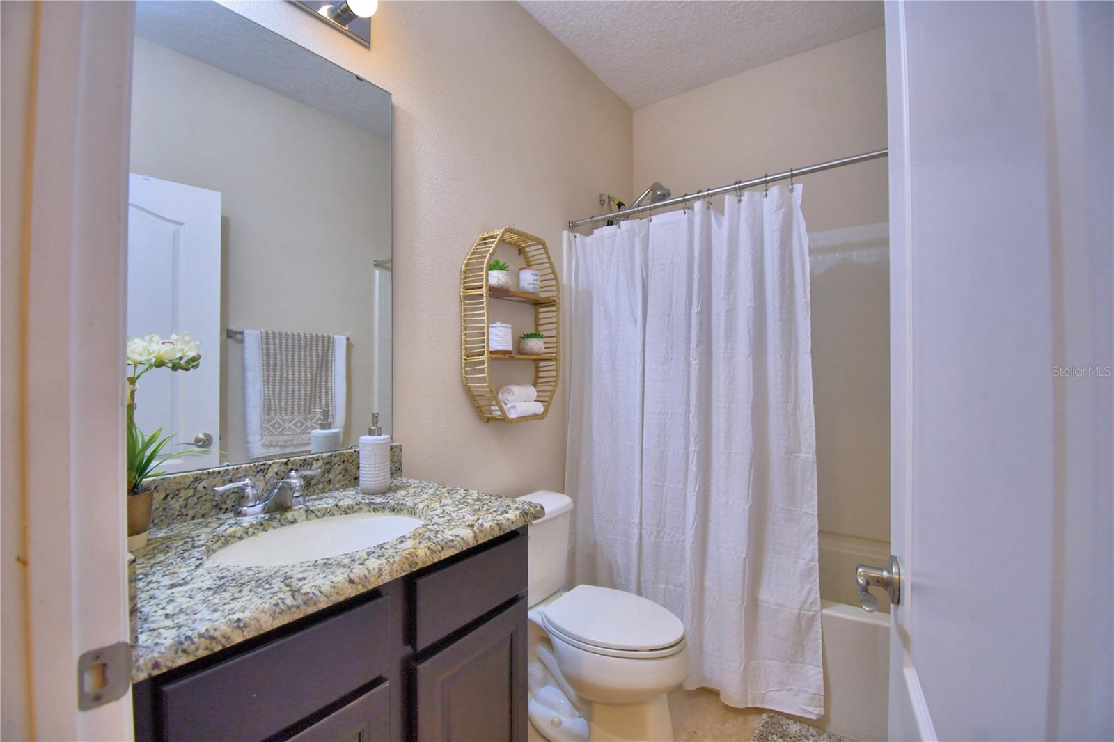 Image 20 of 41 For 7401 Leighside Drive