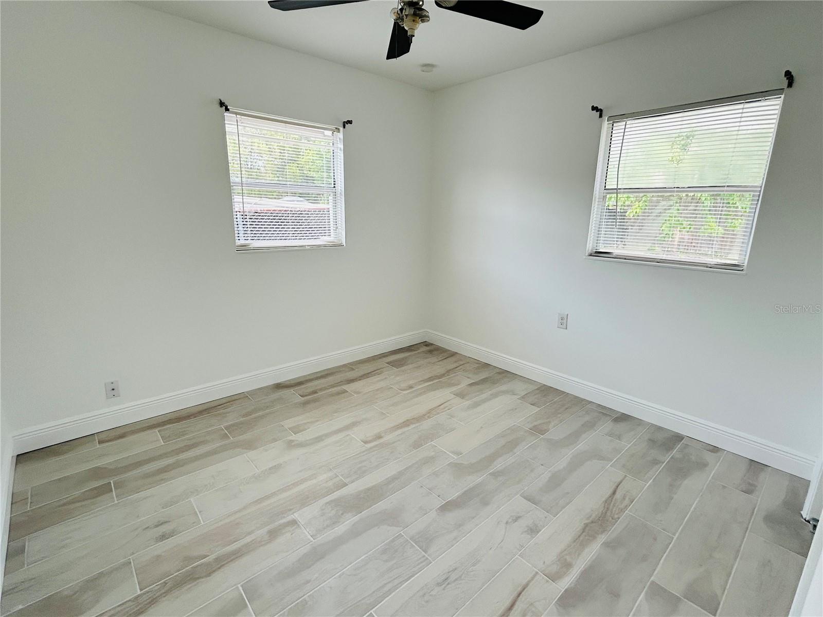 Image 6 of 13 For 329 Hart Boulevard