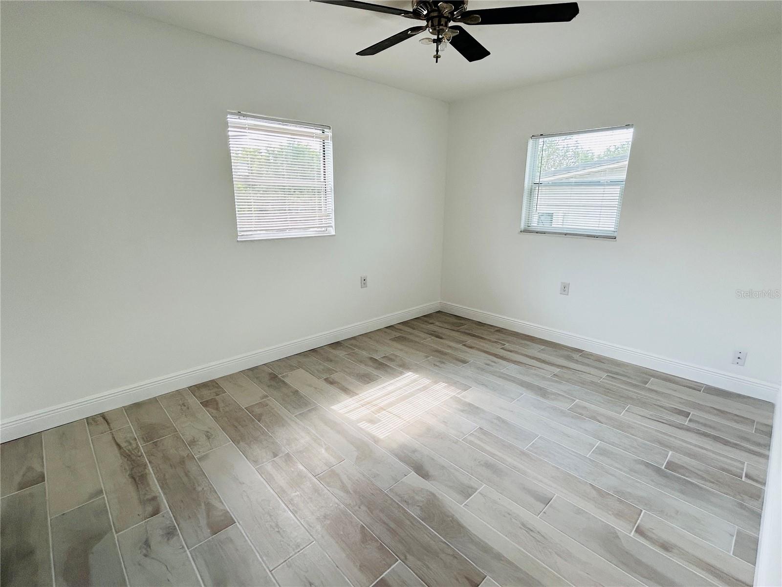 Image 7 of 13 For 329 Hart Boulevard
