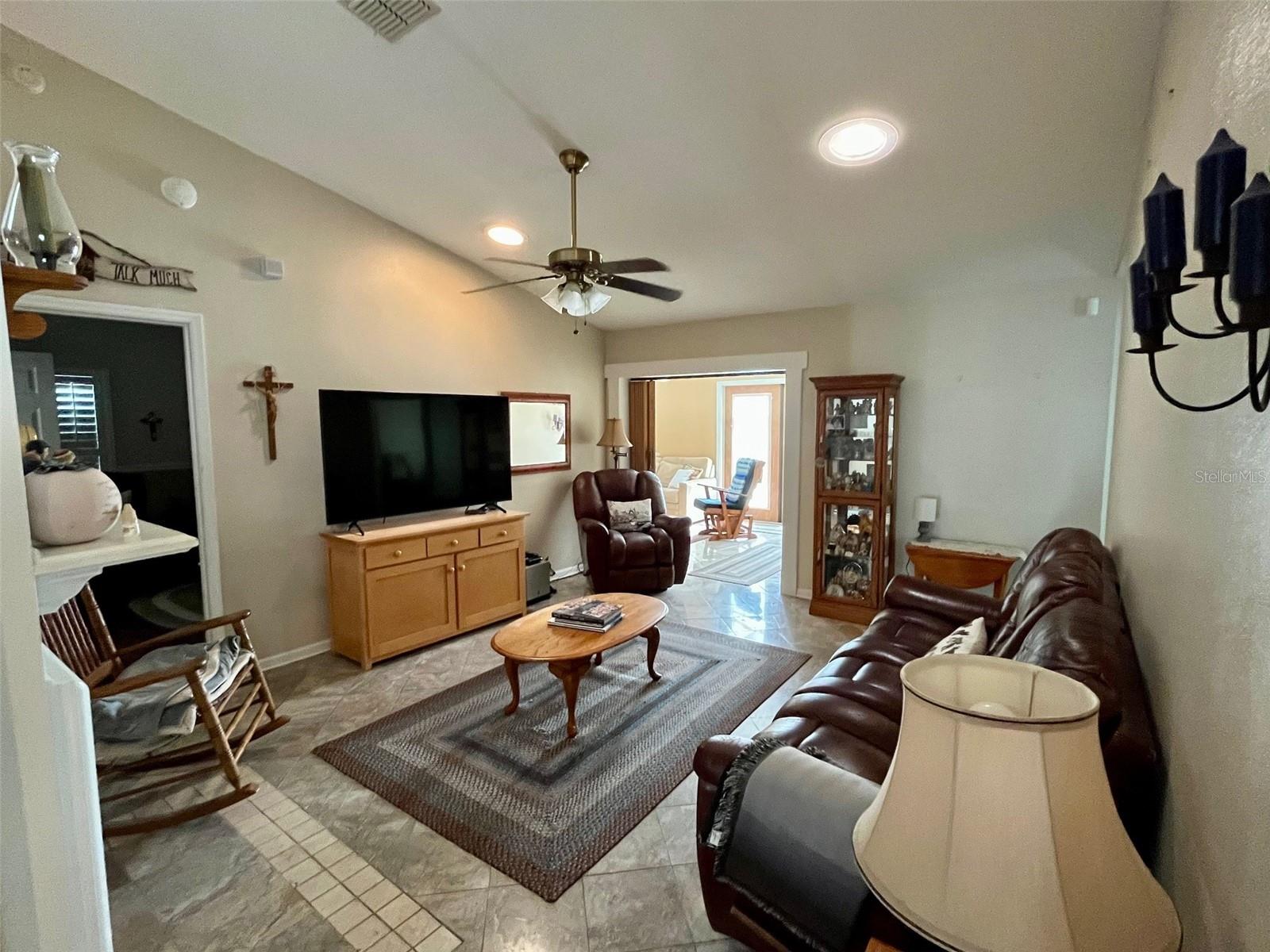 Image 4 of 33 For 3407 Santa Monica Drive