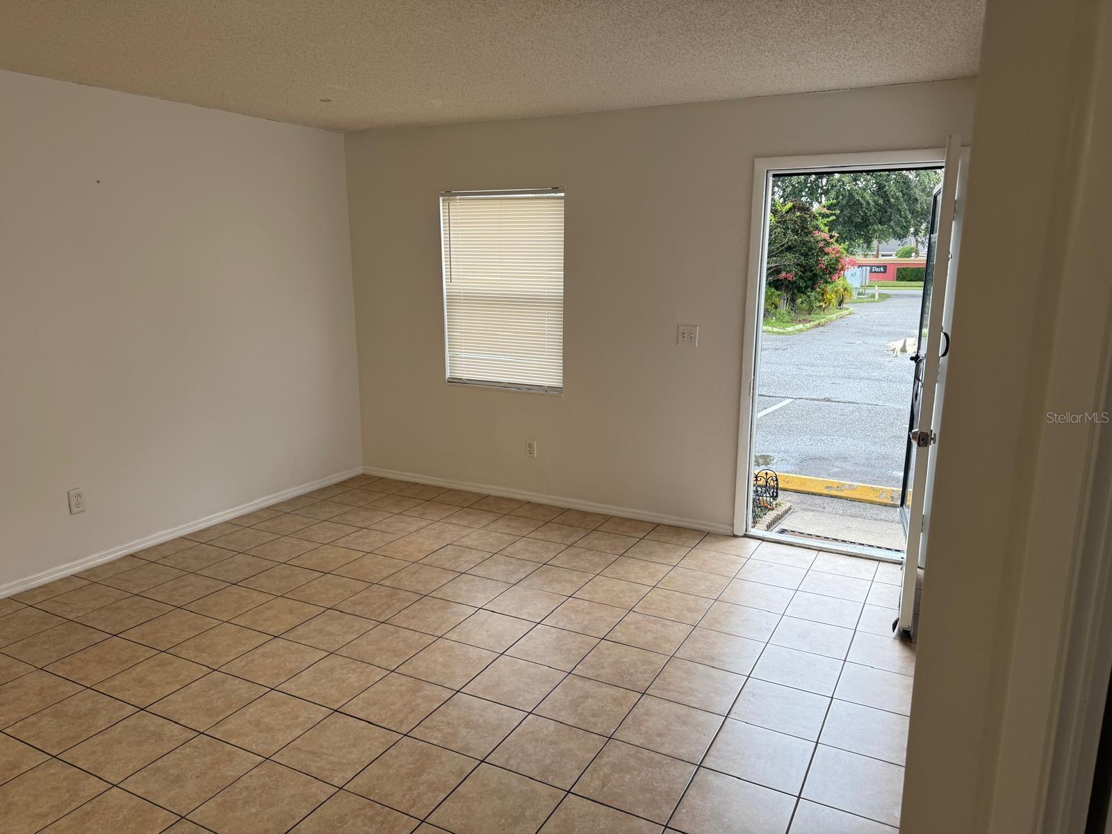 Image 2 of 9 For 46 Lago Mesa Way