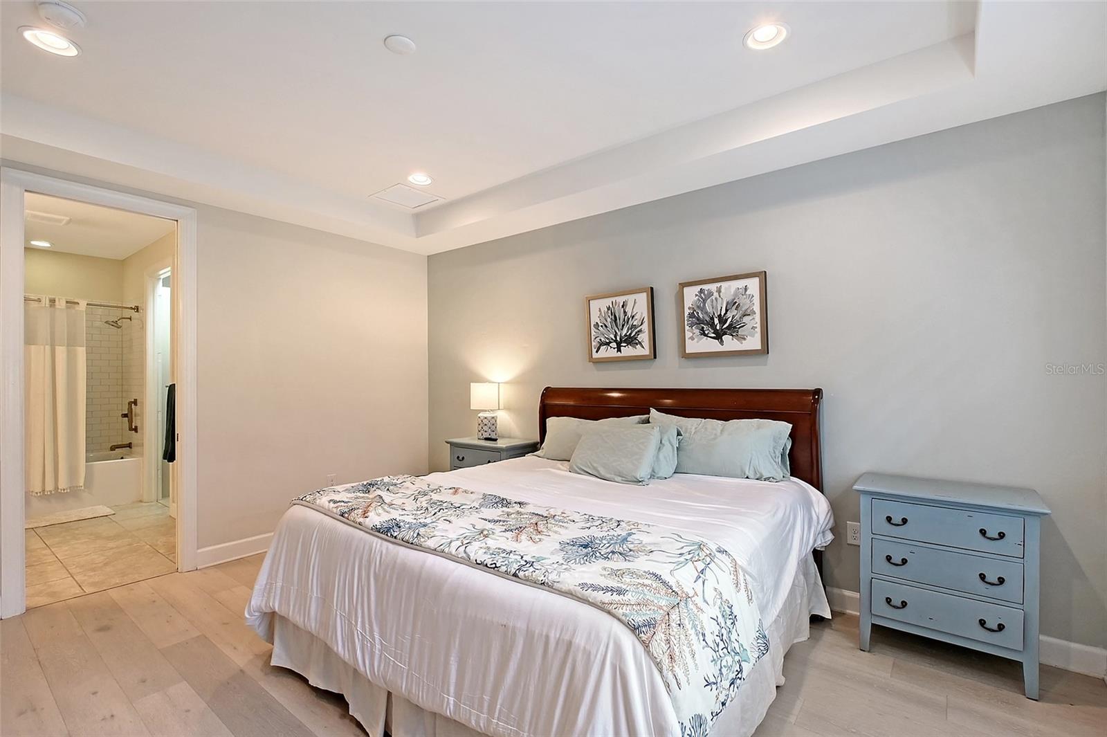 Image 18 of 55 For 17109 Kenton Terrace
