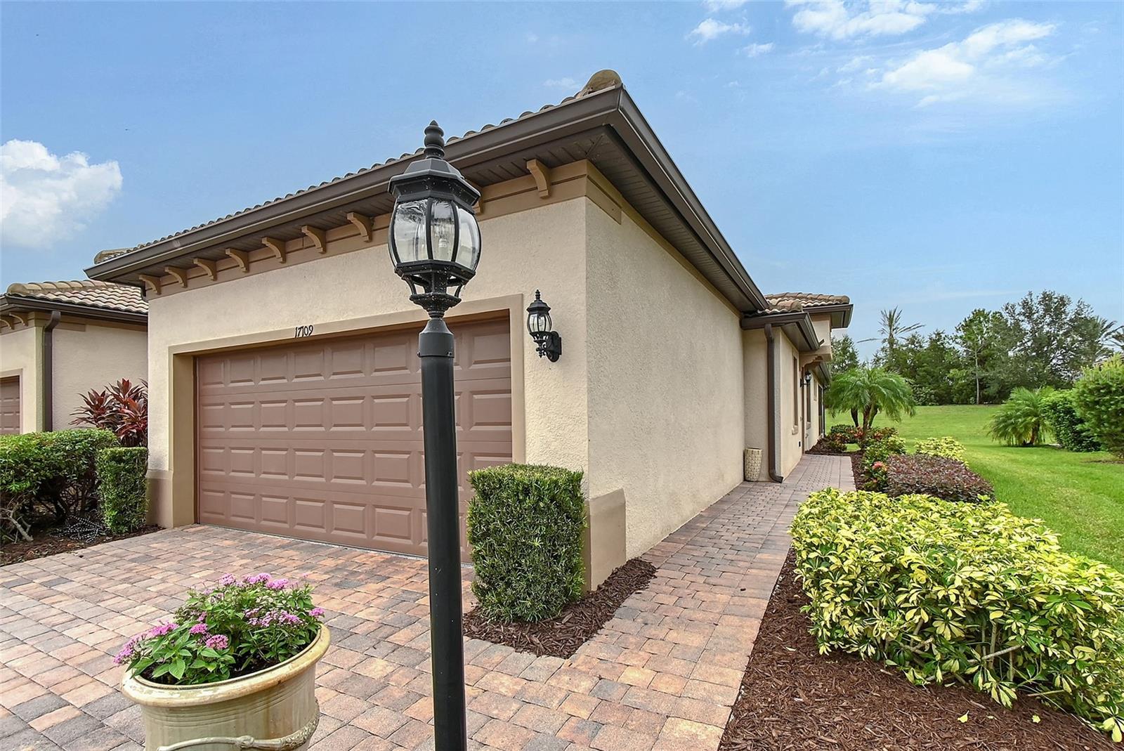 Image 31 of 55 For 17109 Kenton Terrace