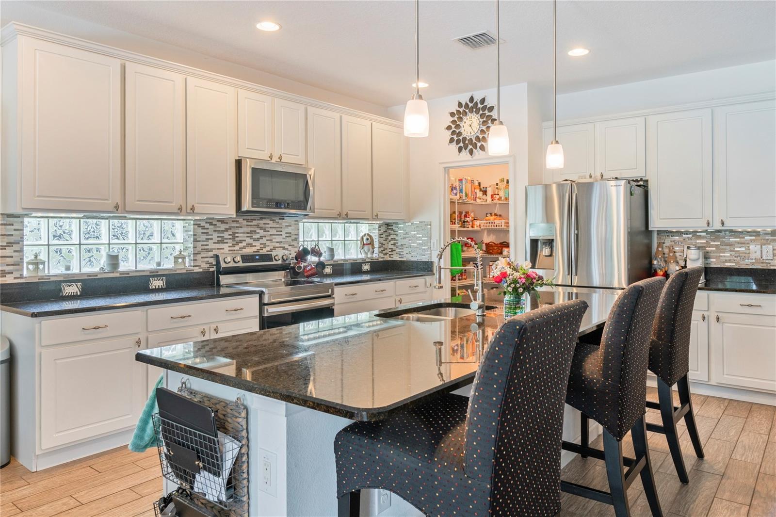 Image 23 of 72 For 6808 Goldflower Avenue