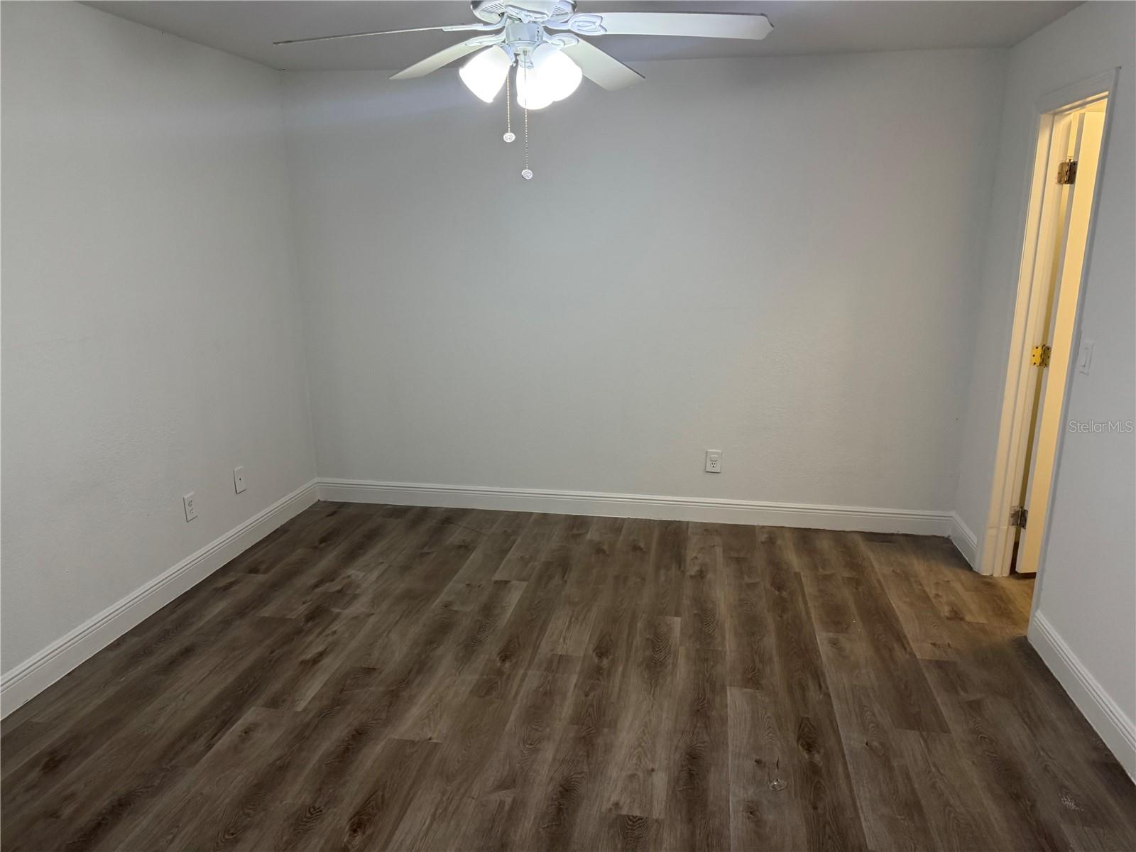 Image 11 of 13 For 4572 Commander Drive 1211