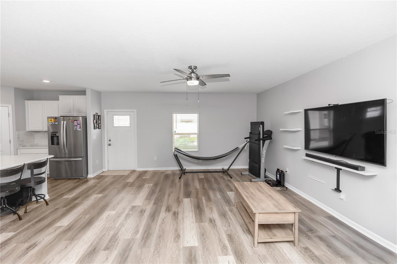 Listing photo id 2 for 7412 Pearly Everlasting Avenue