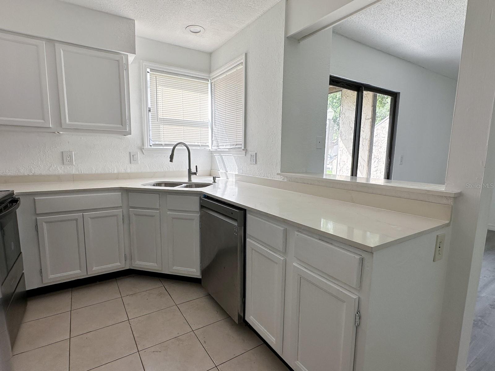 Image 6 of 14 For 2929 Antique Oaks Circle 53