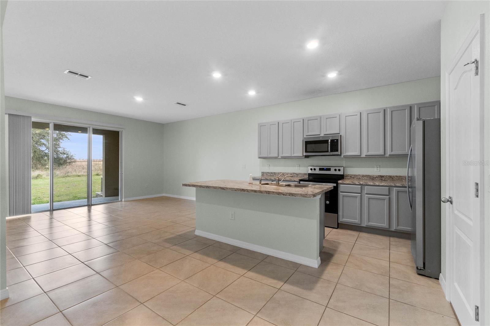 Image 6 of 28 For 390 Feltrim Reserve Boulevard