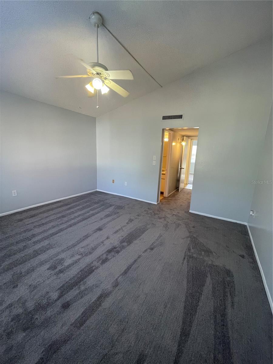 Image 22 of 26 For 6037 Amberly Court F35