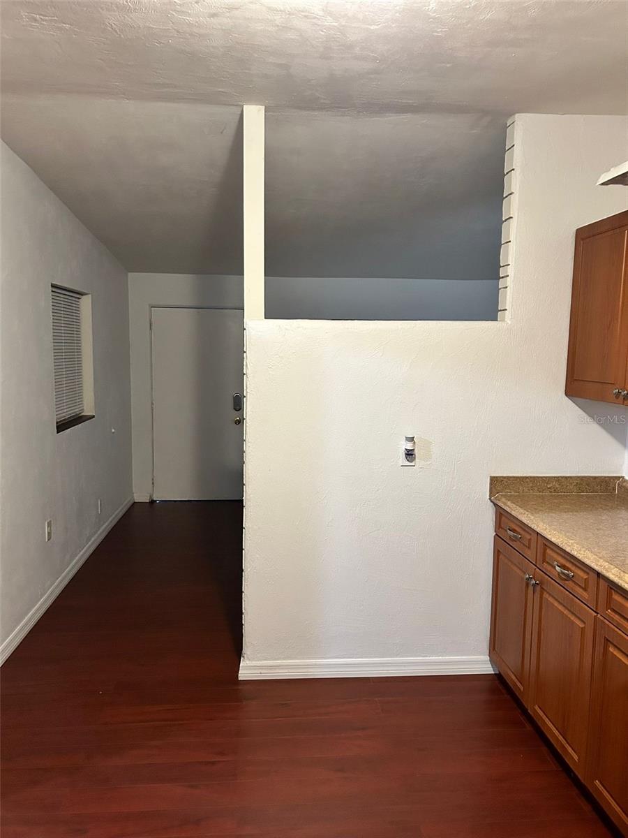 Image 4 of 6 For 584 Fremont Avenue